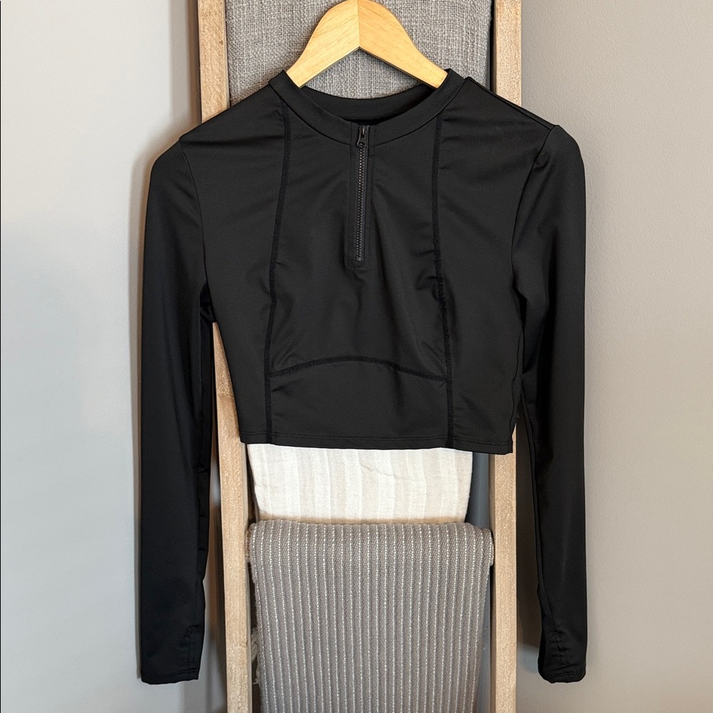 Black Long Sleeve Crop Top Athletic
